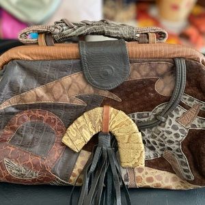 Beautifully designed & versatile quality leather handbag w/shoulder strap